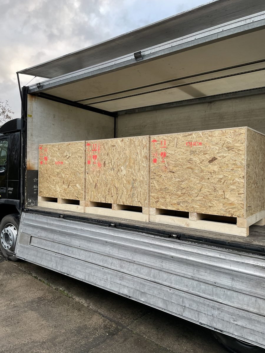 Auslieferung der fertigen Kisten
